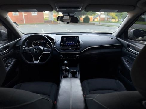Used 2022 Nissan Altima 2.5 SV FWD image 14