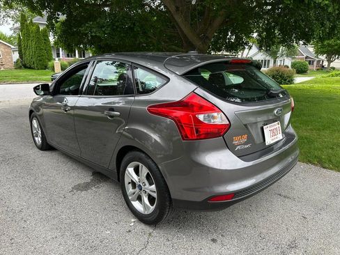 Used 2014 Ford Focus SE w/ SE Winter Package FWD image 5