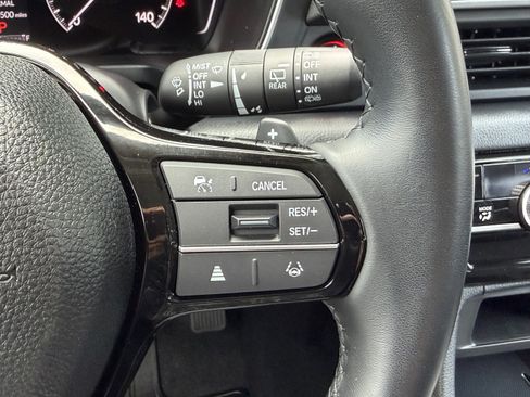 Used 2025 Honda Pilot Touring image 17