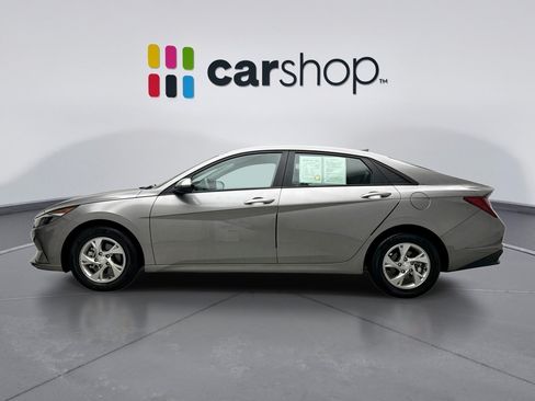 Used 2023 Hyundai Elantra SE w/ Cargo Package FWD image 2
