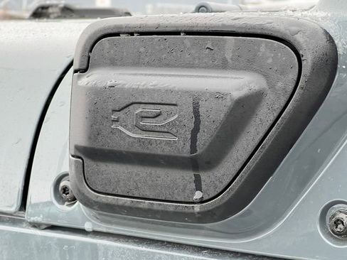 Used 2025 Jeep Wrangler Unlimited Sahara w/ Safety Group image 43