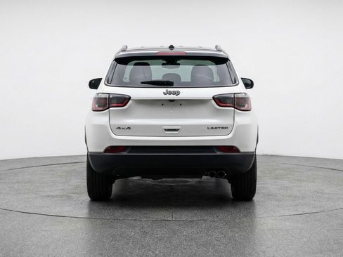 Used 2025 Jeep Compass Trailhawk image 7