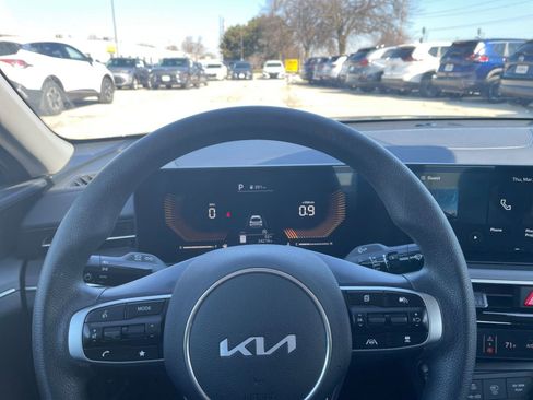 Used 2025 Kia K5 LXS FWD image 33