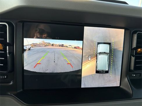 Used 2023 Ford Bronco Badlands image 20