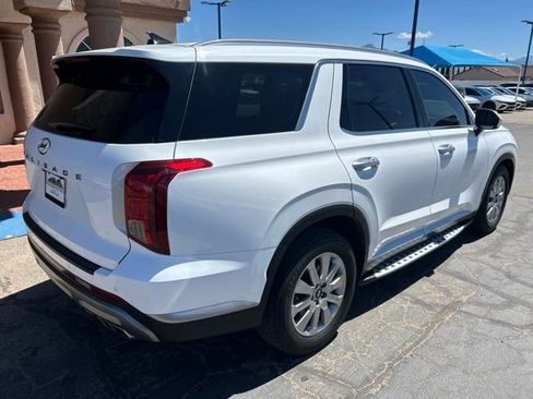 Used 2023 Hyundai Palisade SEL w/ Cargo Package FWD image 2