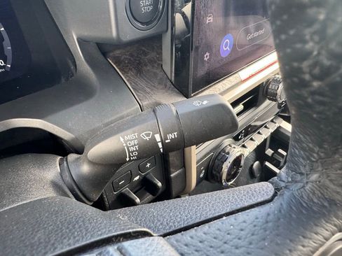 Certified 2025 Toyota Tacoma Limited AWD/4WD image 30