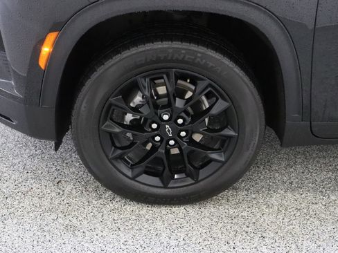 Used 2025 Chevrolet Traverse LT w/ Midnight/Sport Edition image 11