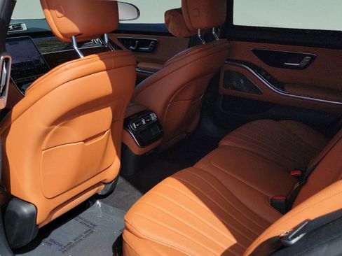 Used 2022 Mercedes-Benz S 500 4MATIC image 10