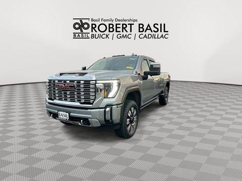Used 2024 GMC Sierra 2500 Denali w/ Denali Reserve Package AWD/4WD image 4