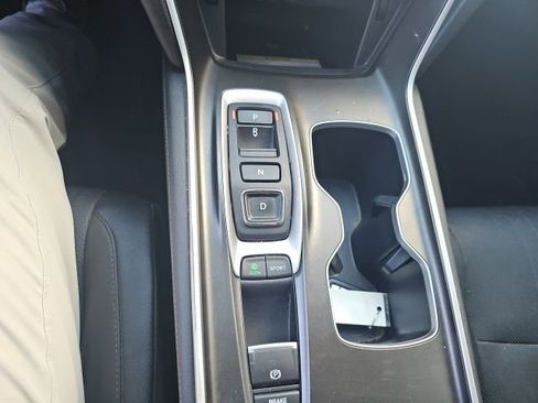 Used 2020 Honda Accord Touring image 18
