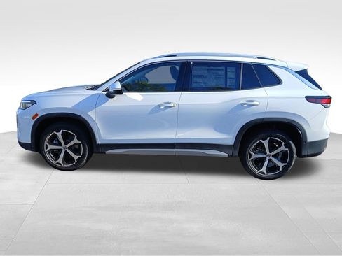 New 2026 Volkswagen Tiguan SE image 2