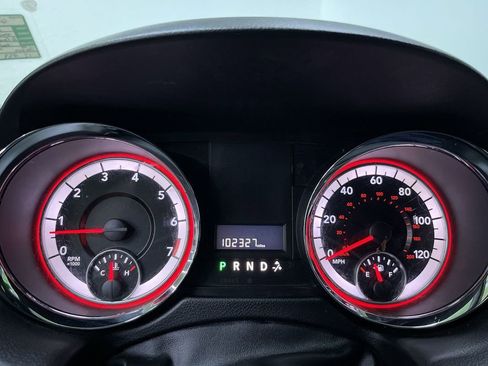 Used 2020 Dodge Grand Caravan SXT image 19