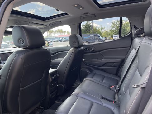 Used 2017 GMC Acadia SLT AWD/4WD image 11
