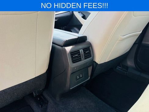 Used 2025 Nissan Rogue SV image 32