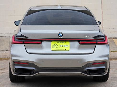 Used 2022 BMW 740i w/ M Sport Package RWD image 56