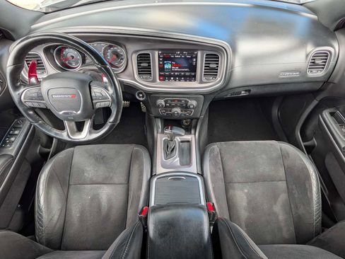 Used 2019 Dodge Charger Scat Pack w/ Dynamics Package RWD image 20