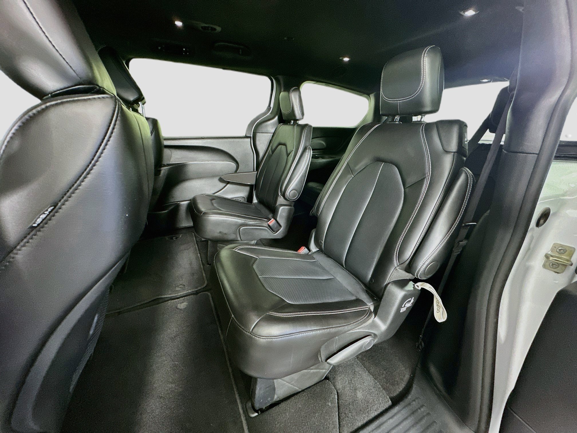 Used 2025 Chrysler Pacifica Select FWD image 28