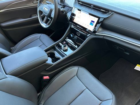 New 2026 Jeep Grand Cherokee L Limited AWD/4WD image 17