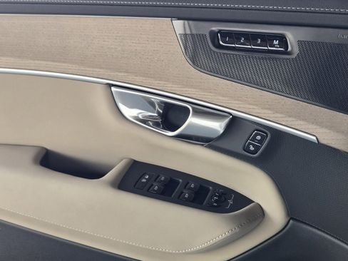 New 2026 Volvo XC90 T8 Plus w/ Protection Package Premier AWD/4WD image 18