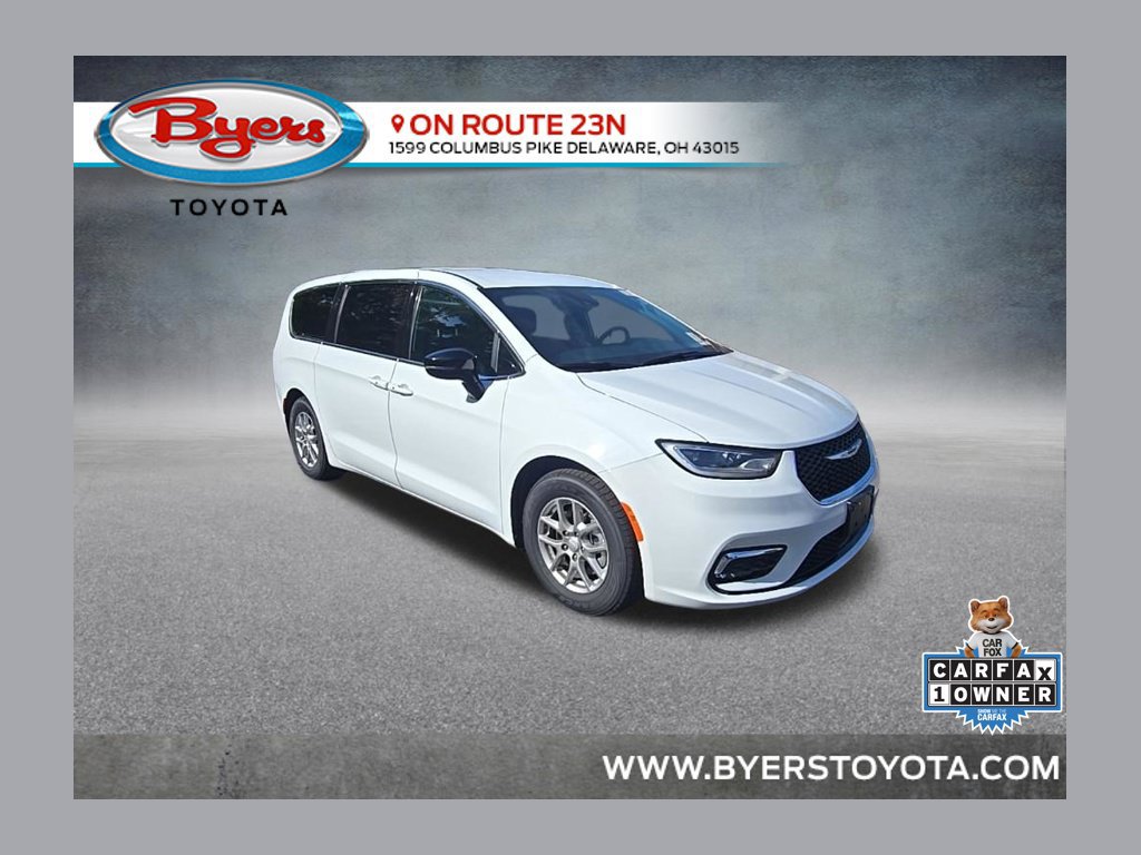 Used 2026 Chrysler Pacifica Select FWD image 1