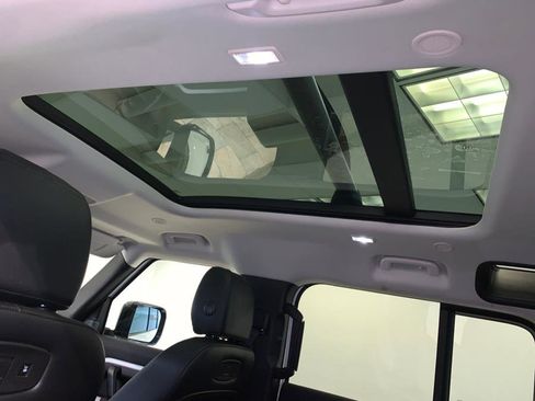 Used 2020 Land Rover Defender 110 S image 45