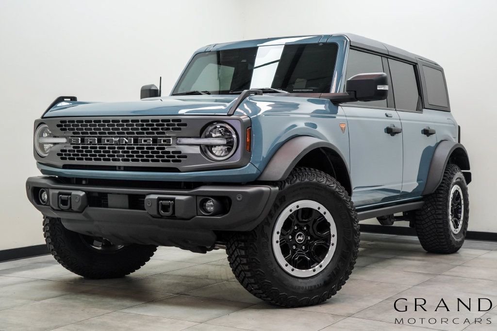 Used 2023 Ford Bronco Badlands w/ Sasquatch Package AWD/4WD image 1