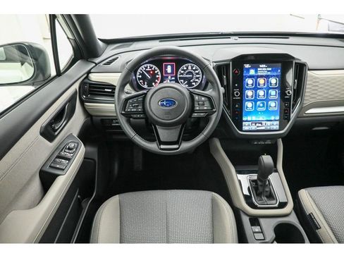 Used 2025 Subaru Forester Premium image 13