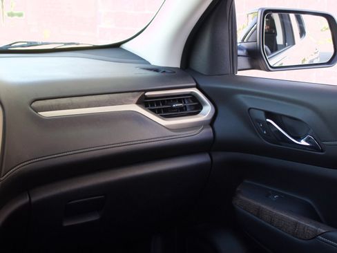 Used 2022 GMC Acadia Denali w/ Denali Technology Package FWD image 17