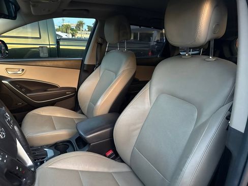 Used 2017 Hyundai Santa Fe Limited FWD image 13
