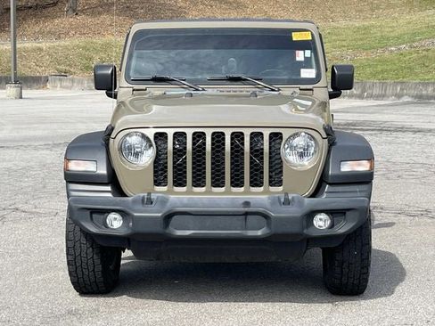 Used 2020 Jeep Gladiator Sport w/ Quick Order Package 24S image 10