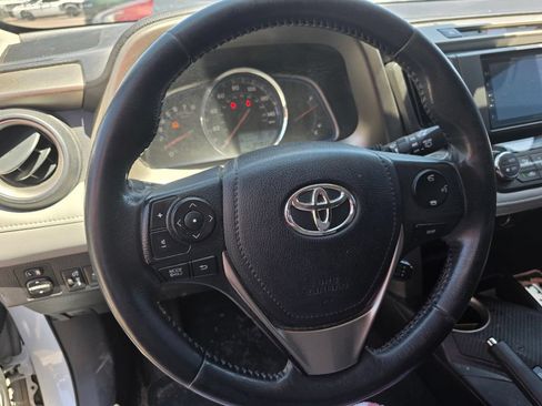 Used 2014 Toyota RAV4 Limited w/ Technology Package FWD image 9