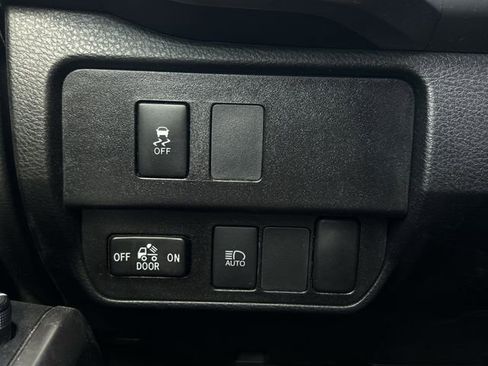 Used 2022 Toyota Tacoma SR5 RWD image 25