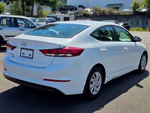 Used 2018 Hyundai Elantra SE FWD image 7