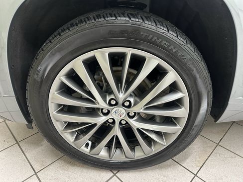 Certified 2025 Buick Enclave Avenir image 16