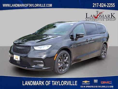 Used 2025 Chrysler Pacifica Limited FWD image 1