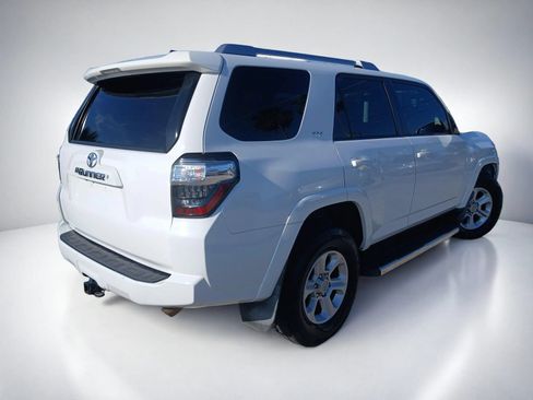 Used 2017 Toyota 4Runner SR5 RWD image 4