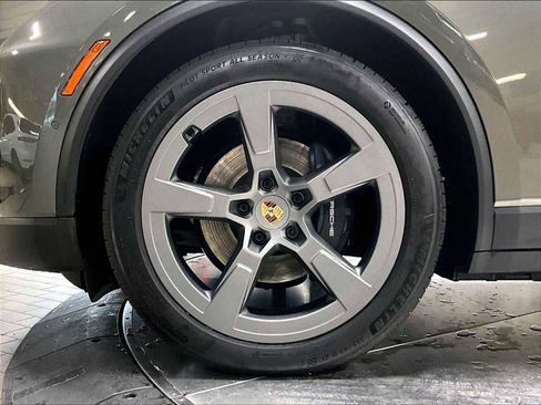 Used 2025 Porsche Macan 4 Electric image 14