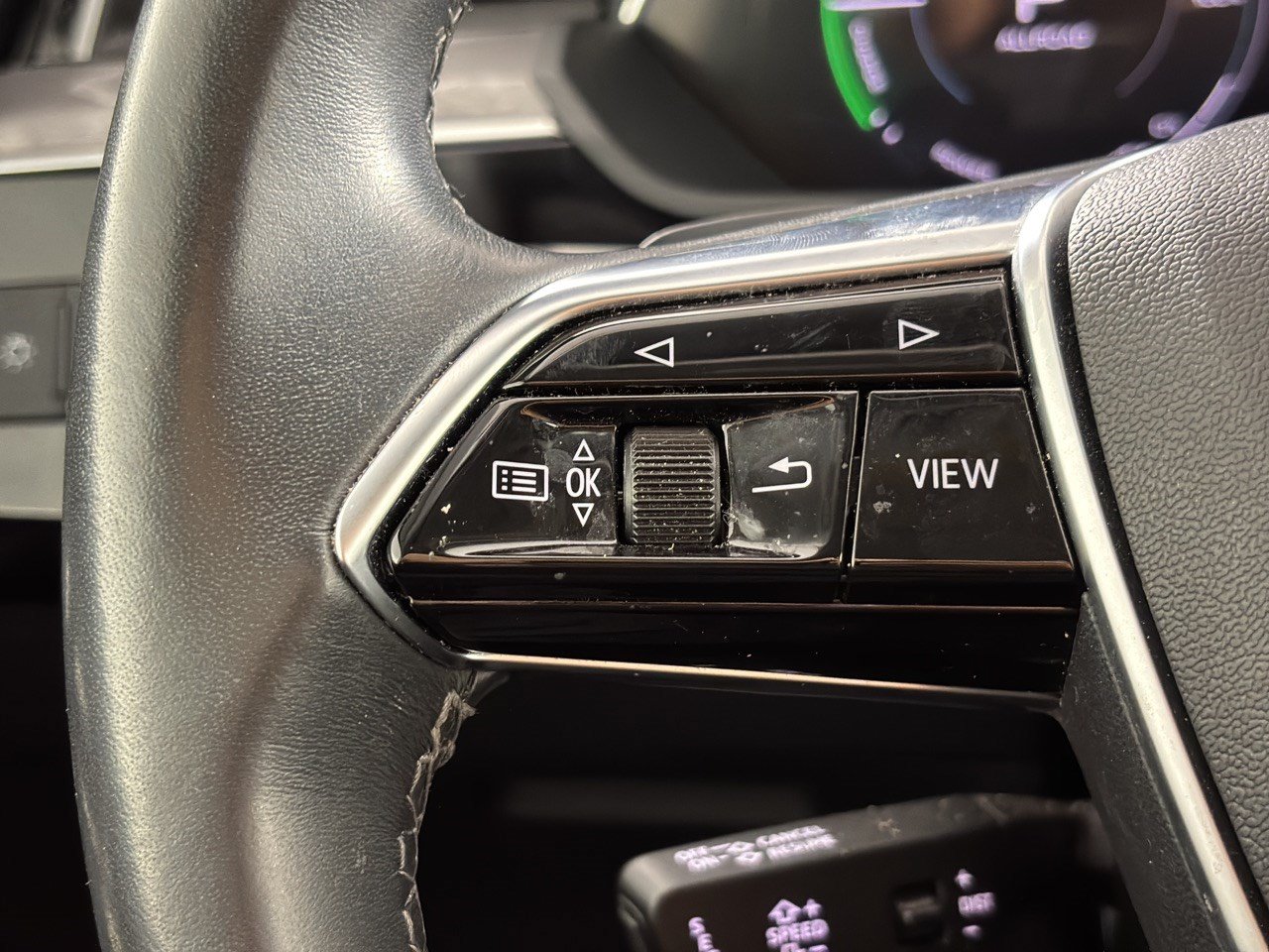 Used 2022 Audi e-tron Premium AWD/4WD image 18