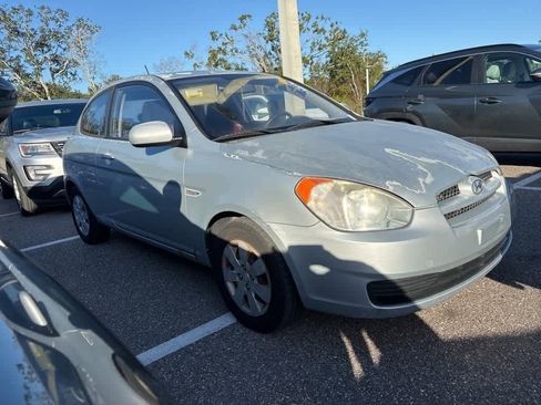 Used 2010 Hyundai Accent GS w/ Premium Pkg 3 image 4
