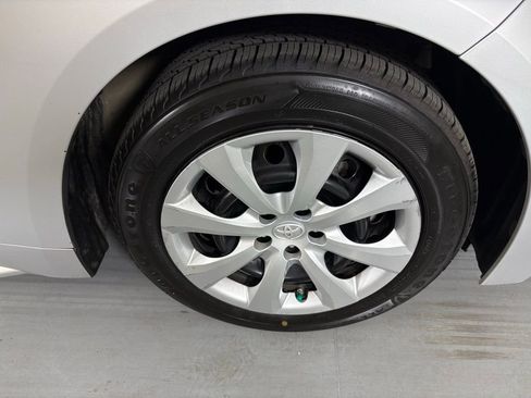 Used 2023 Toyota Corolla LE FWD image 10