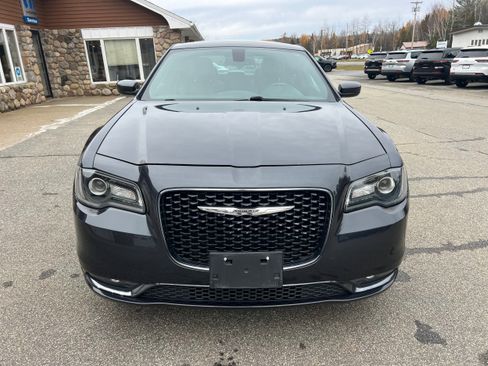 Used 2016 Chrysler 300 S image 2
