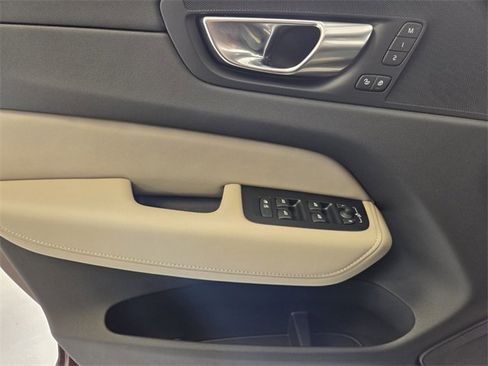Certified 2026 Volvo XC60 B5 Core image 40