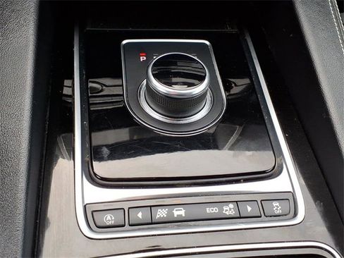 Used 2019 Jaguar F-PACE S image 15