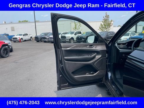 Certified 2023 Jeep Grand Cherokee Limited w/ Luxury Tech Group II AWD/4WD image 45