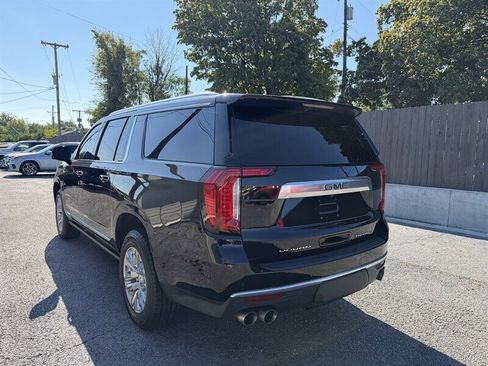 Used 2023 GMC Yukon XL Denali image 7