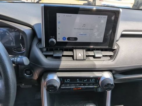 Used 2025 Toyota RAV4 XLE FWD image 19