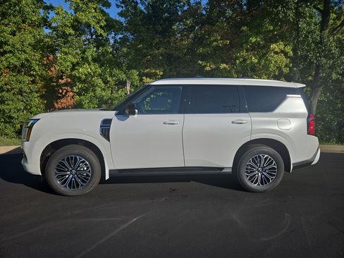 New 2026 Nissan Armada SL w/ Captain's Chari Seat Package image 5
