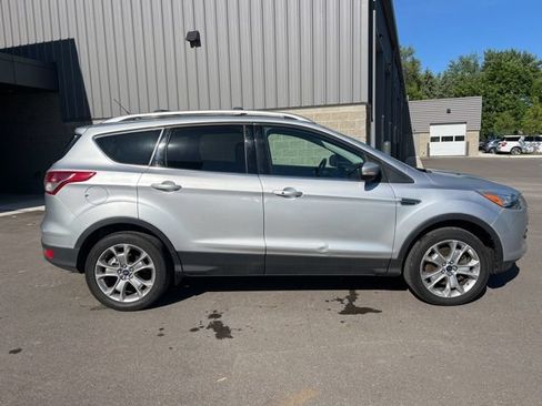 Used 2016 Ford Escape Titanium w/ Equipment Group 301A AWD/4WD image 4