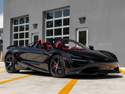 Used 2024 McLaren 750S Spider image 43