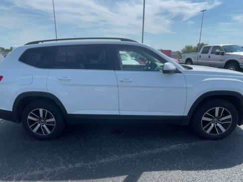 Used 2023 Volkswagen Atlas SE image 2